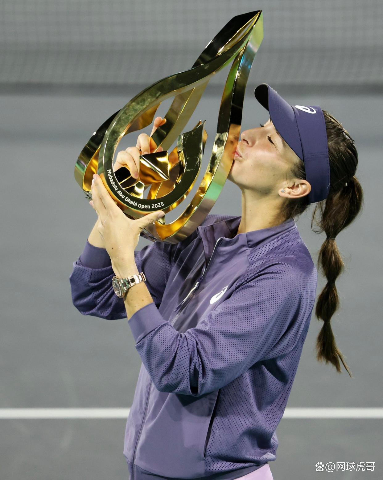 科维托娃在美国队比赛中战术调整，领先优势明显引发热议！上演精彩一战